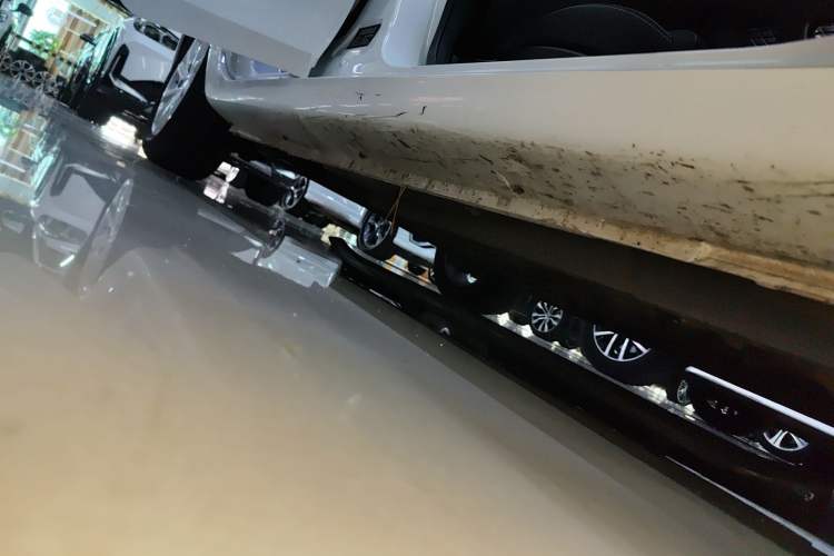 Used Geely Auto Emgrand 2021 UP 1.5L CVT Luxury Model Right Side Sill