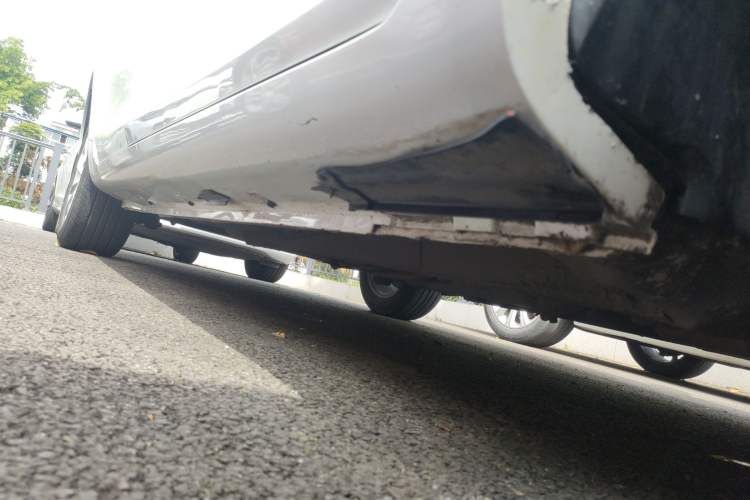Used Geely Auto Emgrand 2021 UP 1.5L CVT Luxury Model Right Side Sill