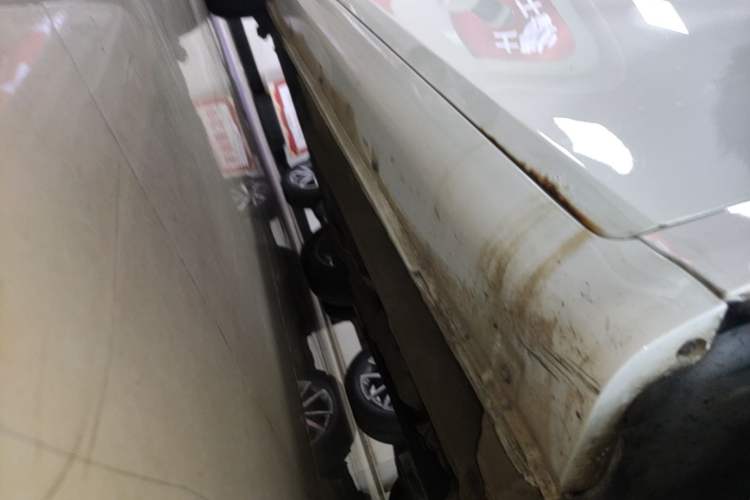 Used Geely Auto Emgrand 2021 UP 1.5L CVT Luxury Model Right Side Sill