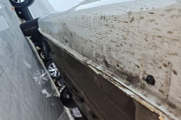 Used Geely Auto Emgrand 2021 UP 1.5L CVT Luxury Model Right Side Sill
