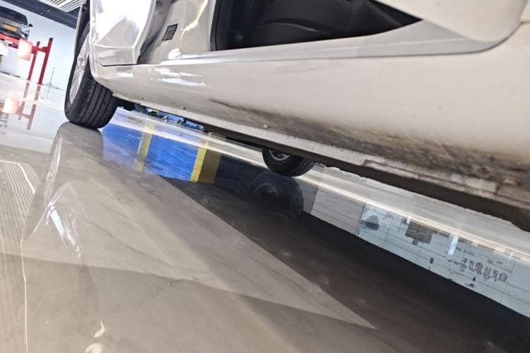 Used Geely Auto Emgrand 2021 UP 1.5L CVT Comfort Model Right Side Sill