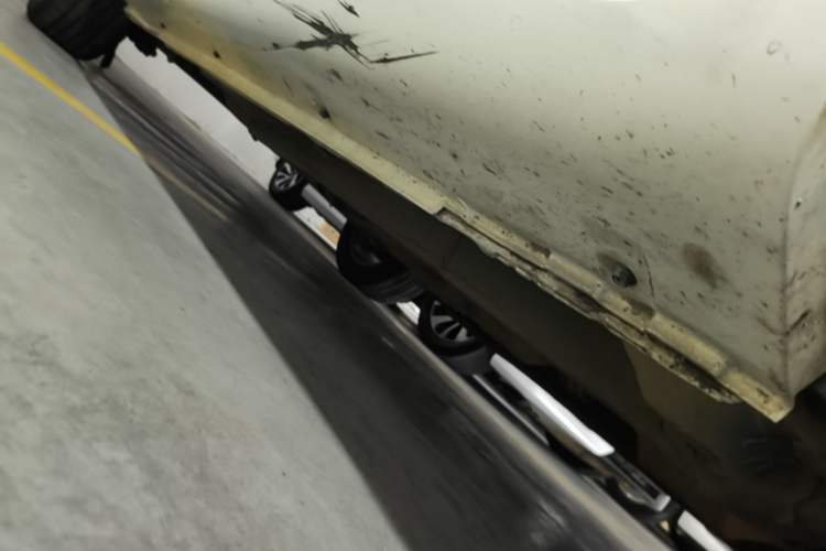 Used Geely Auto Emgrand 2021 UP 1.5L CVT Luxury Model Right Side Sill