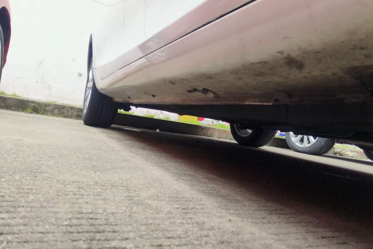 Used Geely Auto Emgrand 2021 UP 1.5L CVT Luxury Model Right Side Sill