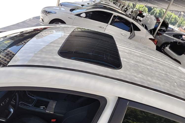 Used Geely Auto Emgrand 2021 UP 1.5L CVT Luxury Model Roof