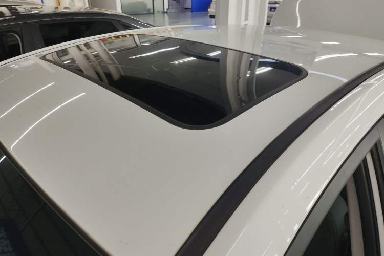 Used Geely Auto Emgrand 2021 UP 1.5L CVT Luxury Model Roof