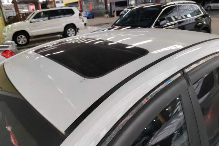 Used Geely Auto Emgrand 2021 UP 1.5L CVT Luxury Model Roof