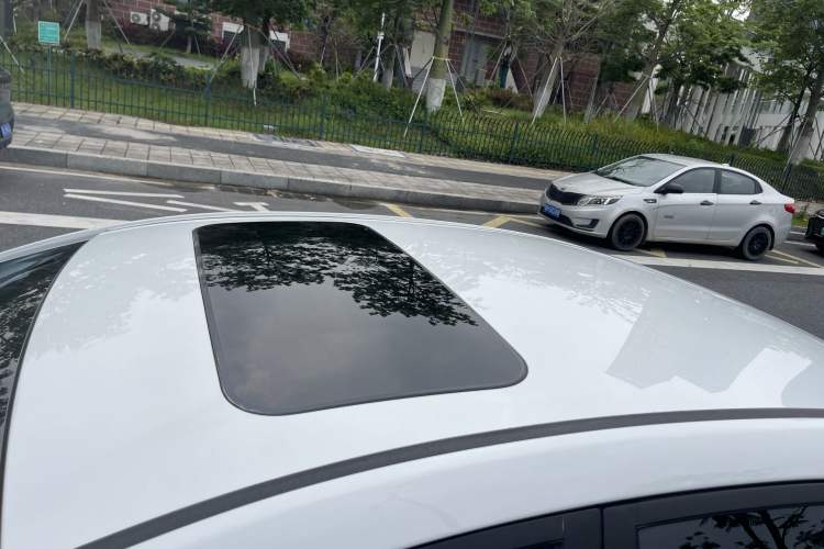 Used Geely Auto Emgrand 2021 UP 1.5L CVT Luxury Model Roof