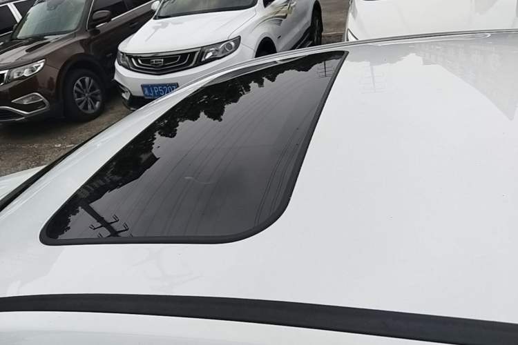 Used Geely Auto Emgrand 2021 UP 1.5L CVT Luxury Model Roof