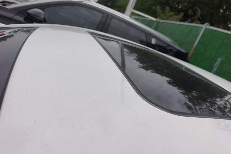 Used Geely Auto Emgrand 2021 UP 1.5L Manual Luxury Model Roof