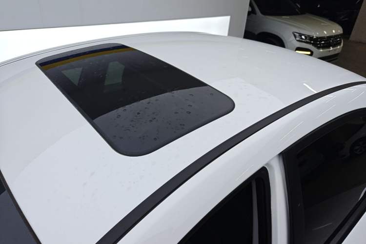 Used Geely Auto Emgrand 2021 UP 1.5L CVT Luxury Model Roof