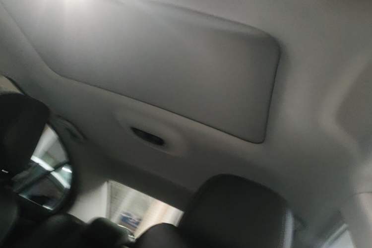 Used Geely Auto Emgrand 2021 UP 1.5L Manual Luxury Model Roof