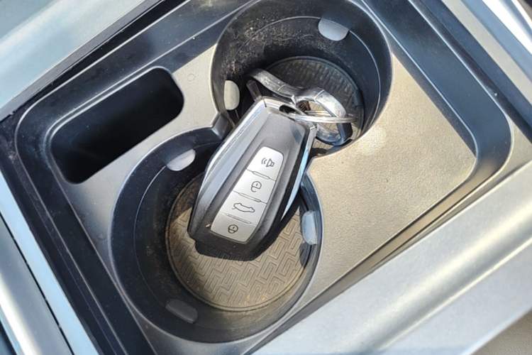 Used Geely Auto Emgrand 2021 UP 1.5L CVT Luxury Model Vehicle Key