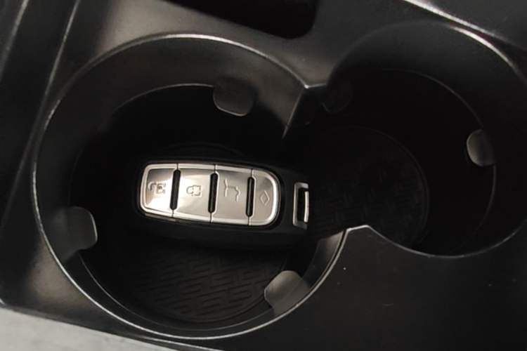 Used Geely Auto Emgrand 2021 UP 1.5L CVT Luxury Model Vehicle Key