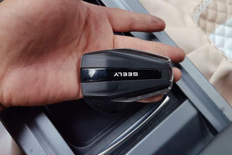 Used Geely Auto Emgrand 2021 UP 1.5L CVT Luxury Model Vehicle Key