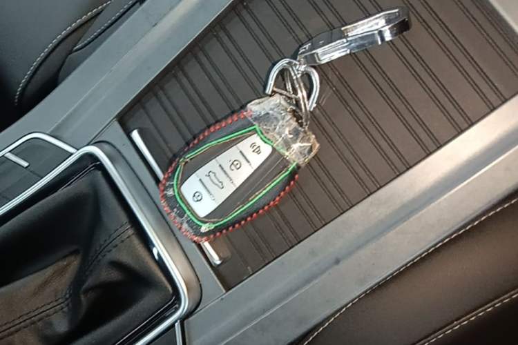 Used Geely Auto Emgrand 2021 UP 1.5L CVT Luxury Model Vehicle Key