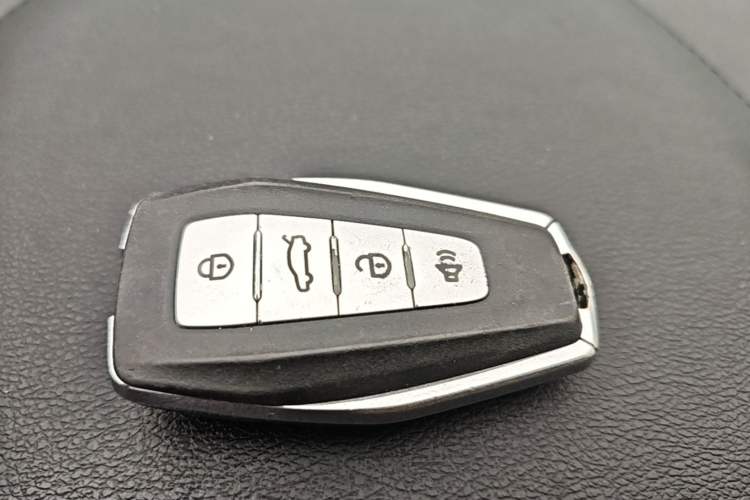 Used Geely Auto Emgrand 2021 UP 1.5L CVT Luxury Model Vehicle Key