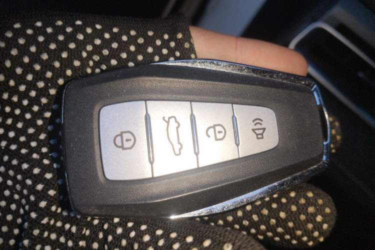 Used Geely Auto Emgrand 2021 UP 1.5L CVT Luxury Model Vehicle Key