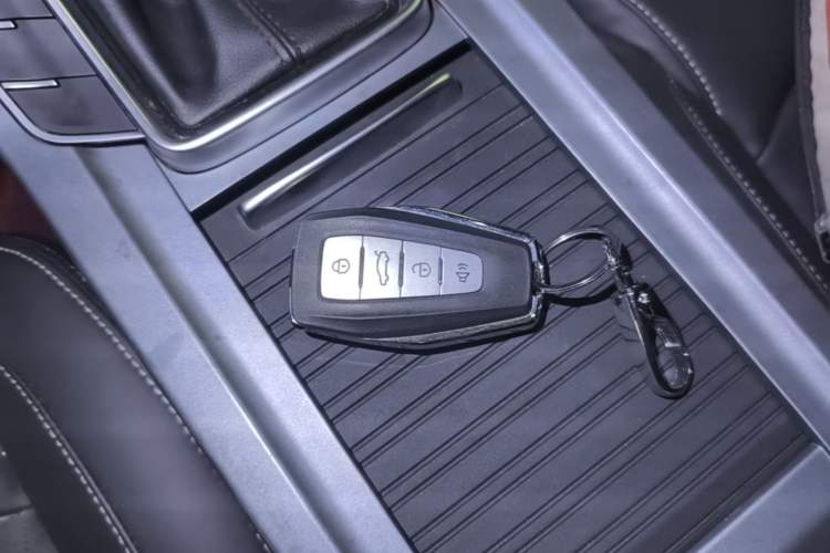 Used Geely Auto Emgrand 2021 UP 1.5L CVT Luxury Model Vehicle Key
