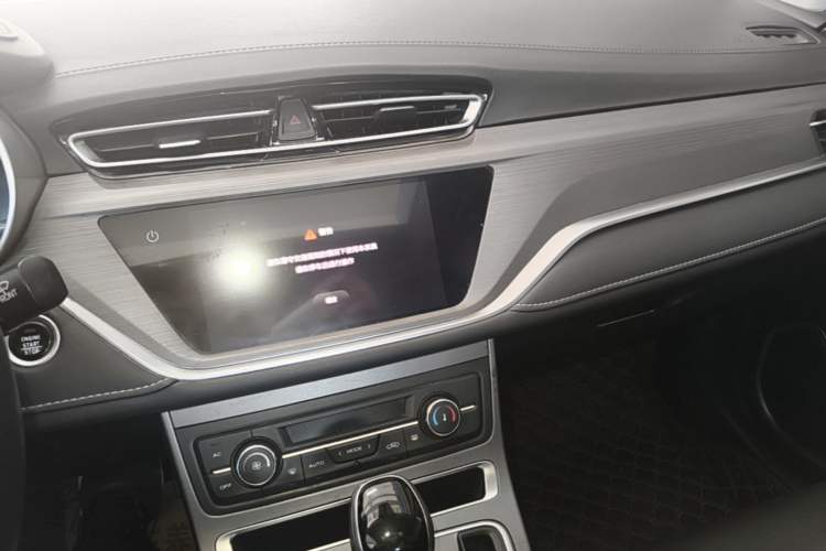Used Geely Auto Emgrand 2021 UP 1.5L CVT Advanced Edition Audio And AC Panel