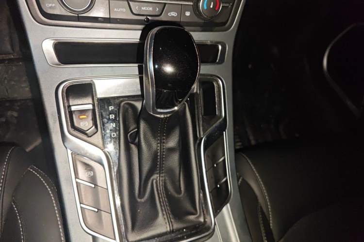 Used Geely Auto Emgrand 2021 UP 1.5L CVT Luxury Model Gear Lever