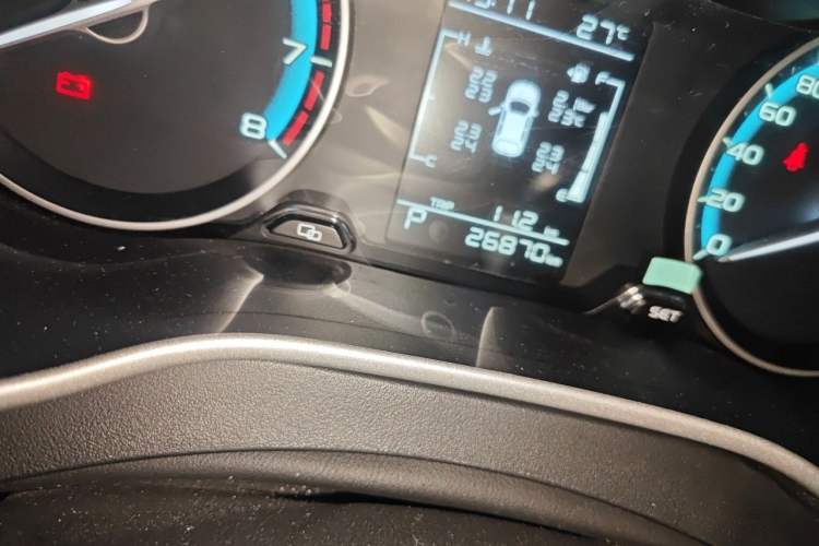 Used Geely Auto Emgrand 2021 UP 1.5L CVT Luxury Model Odometer Close Up