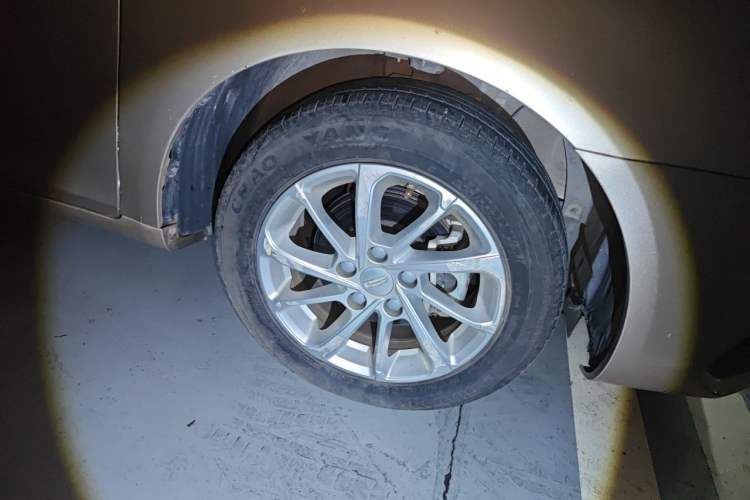 Used Geely Auto Emgrand 2021 UP 1.5L CVT Luxury Model Right Front Wheel Hub