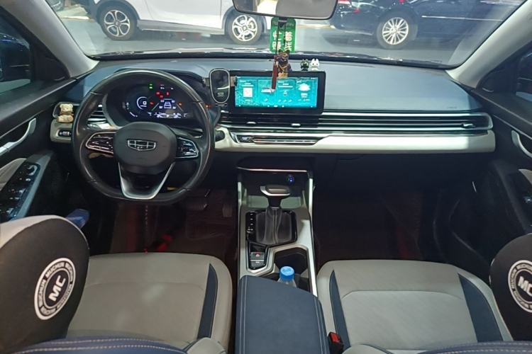 Used Geely Auto Emgrand 2022 4th Generation 1.5L CVT Flagship Model Center Console