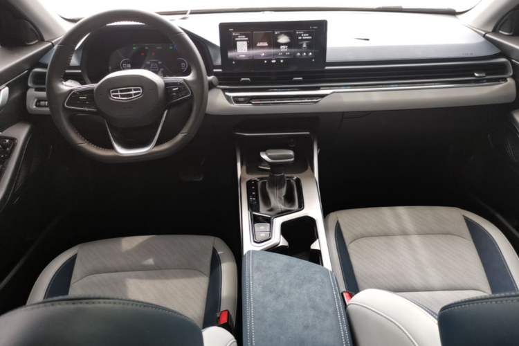 Used Geely Auto Emgrand 2022 4th Generation 1.5L CVT Flagship Model Center Console