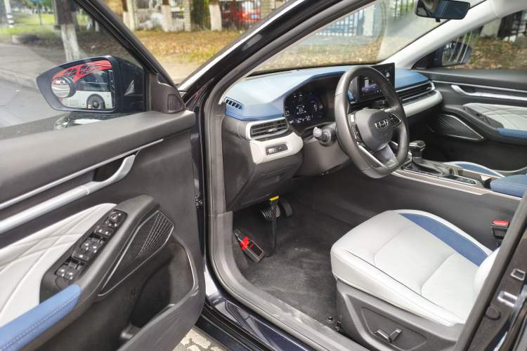 Used Geely Auto Emgrand 2022 4th Generation 1.5L CVT Flagship Model Driver Seat