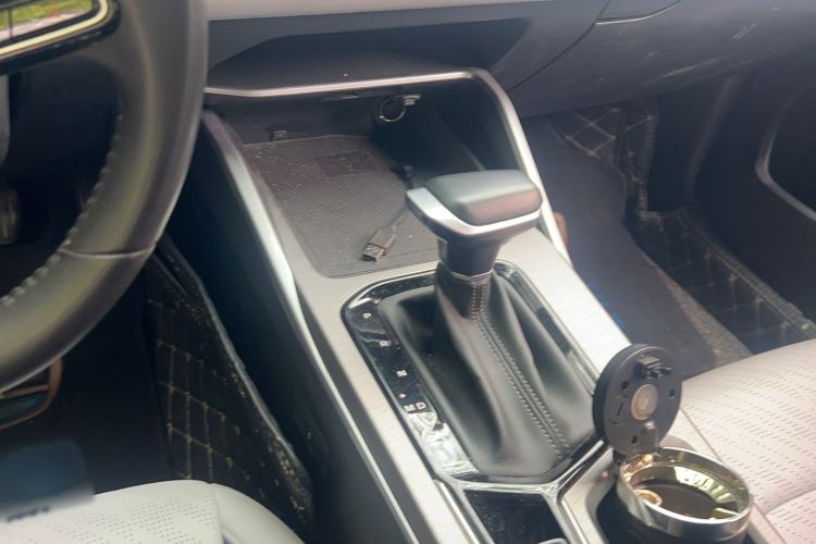 Used Geely Auto Emgrand 2022 4th Generation 1.5L CVT Flagship Model Gear Lever
