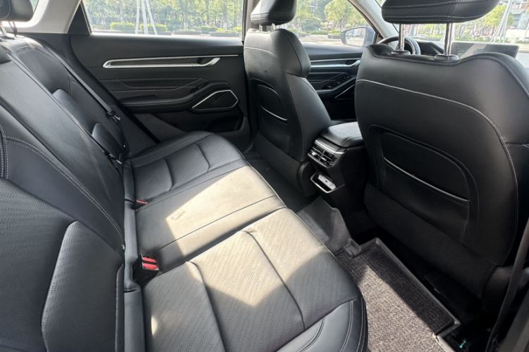 Used Geely Auto Emgrand 2022 4th Generation 1.5L CVT Luxury Model Interior 3
