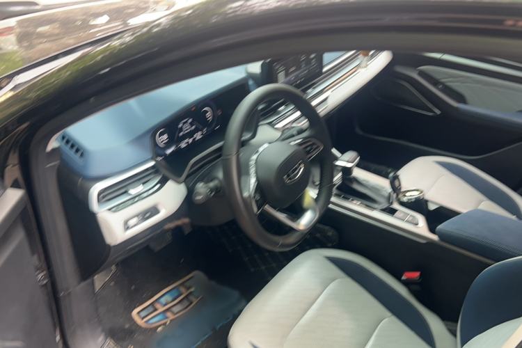 Used Geely Auto Emgrand 2022 4th Generation 1.5L CVT Flagship Model Interior 3