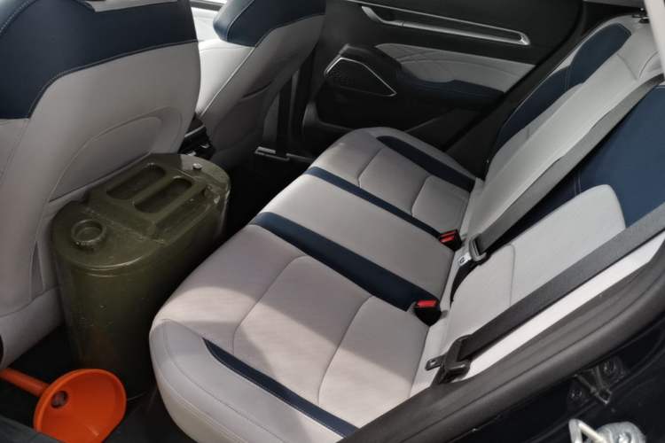 Used Geely Auto Emgrand 2022 4th Generation 1.5L CVT Flagship Model Left Rear Seat
