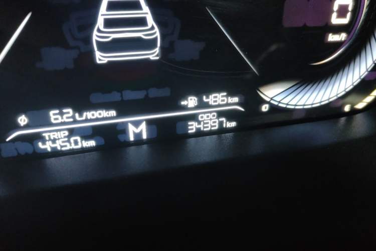 Used Geely Auto Emgrand 2022 4th Generation 1.5L Manual Elite Model Odometer Close Up