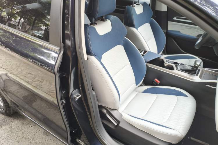 Used Geely Auto Emgrand 2022 4th Generation 1.5L CVT Flagship Model Right Front Seat
