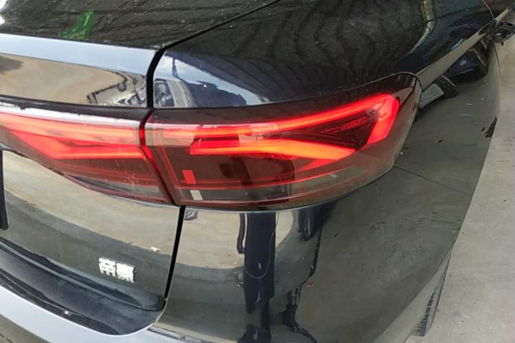 Used Geely Auto Emgrand 2022 4th Generation 1.5L CVT Luxury Model Right Rear Taillight