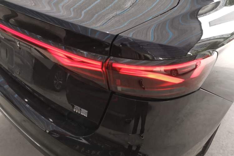 Used Geely Auto Emgrand 2022 4th Generation 1.5L CVT Flagship Model Right Rear Taillight
