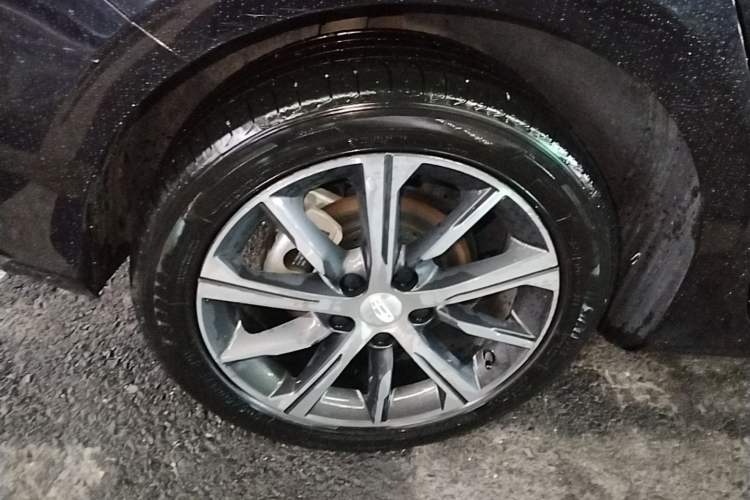 Used Geely Auto Emgrand 2022 4th Generation 1.5L CVT Luxury Model Right Rear Wheel Hub