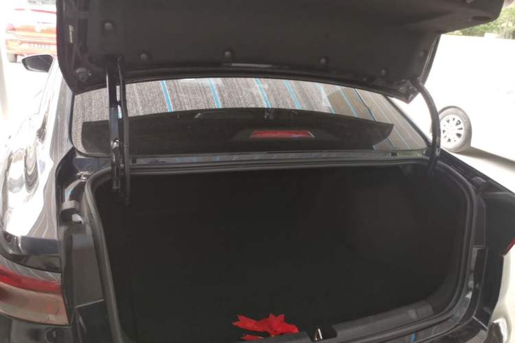 Used Geely Auto Emgrand 2022 4th Generation 1.5L CVT Flagship Model Trunk