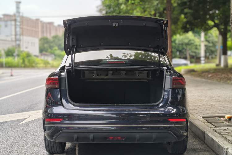Used Geely Auto Emgrand 2022 4th Generation 1.5L CVT Flagship Model Trunk