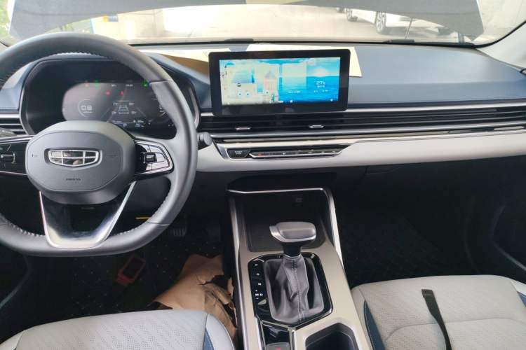 Used Geely Auto Emgrand 2022 4th Generation 1.5L CVT Flagship Model Audio And AC Panel