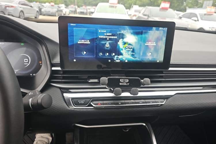 Used Geely Auto Emgrand 2022 4th Generation 1.5L CVT Luxury Model Audio And AC Panel