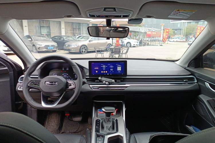 Used Geely Auto Emgrand 2022 4th Generation 1.5L CVT Luxury Model Center Console