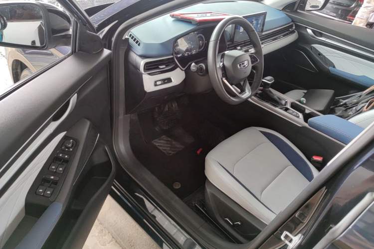 Used Geely Auto Emgrand 2022 4th Generation 1.5L CVT Flagship Model Driver Seat
