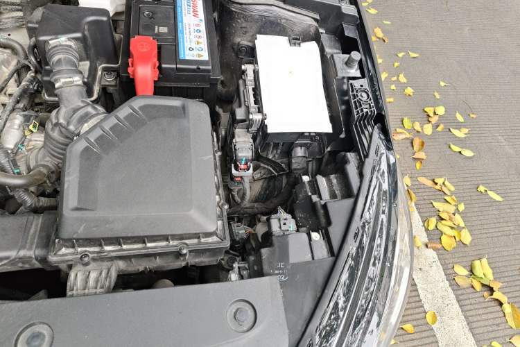 Used Geely Auto Emgrand 2022 4th Generation 1.5L CVT Flagship Model Engine Bay Left