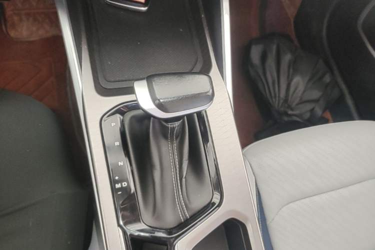 Used Geely Auto Emgrand 2022 4th Generation 1.5L CVT Flagship Model Gear Lever