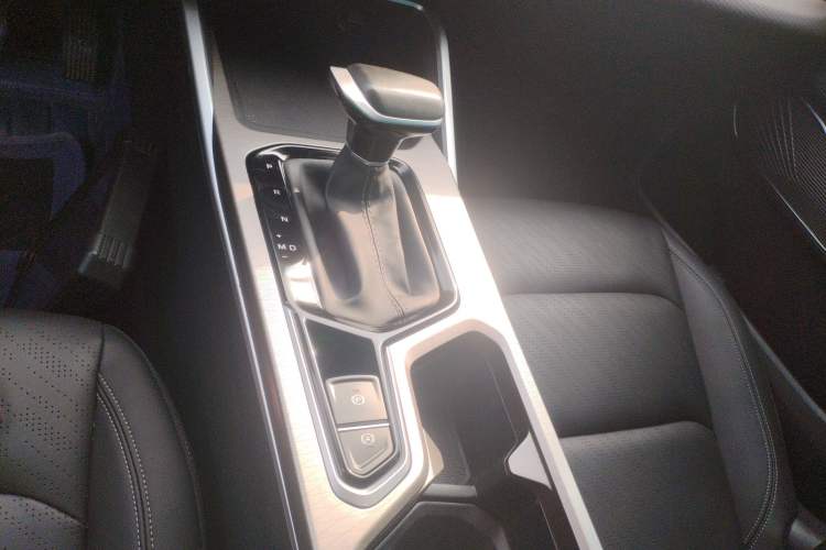 Used Geely Auto Emgrand 2022 4th Generation 1.5L CVT Luxury Model Gear Lever