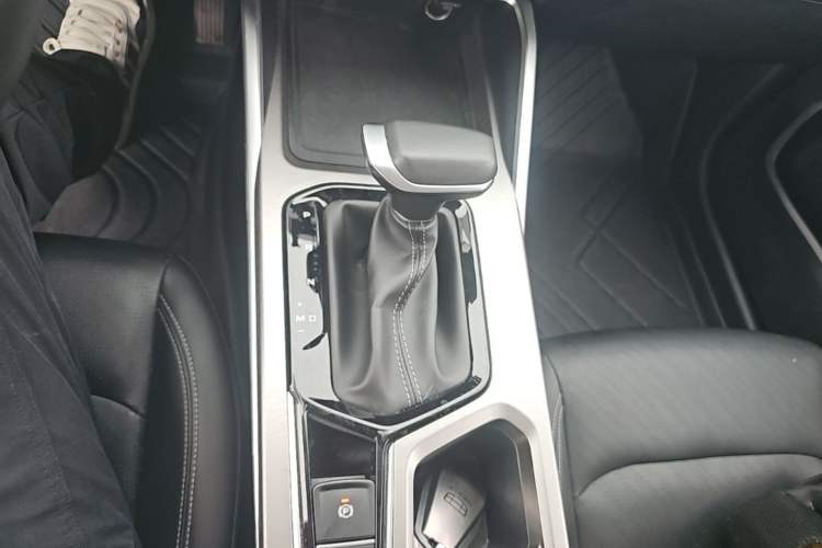 Used Geely Auto Emgrand 2022 4th Generation 1.5L CVT Luxury Model Gear Lever