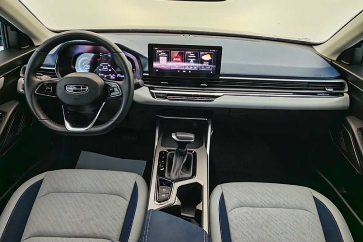 Used Geely Auto Emgrand 2022 4th Generation 1.5L CVT Flagship Model Interior 1