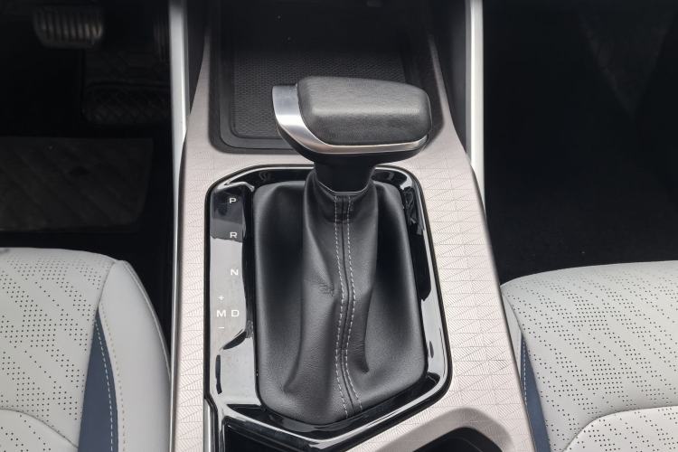 Used Geely Auto Emgrand 2022 4th Generation 1.5L CVT Flagship Model Interior 5